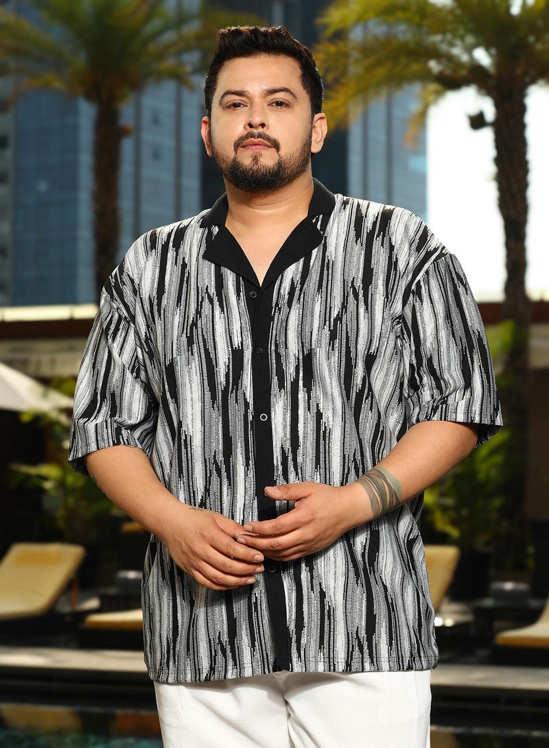 Instafab Plus Men's Midnight Black & Cream White Fade Cuban Polo Shirt For Casual Wear | Polo Neck | Short Cuffed Sleeves | Button Closure | Plus Size Shirt Crafted With Comfort Fit For Everyday Wear - Image 2