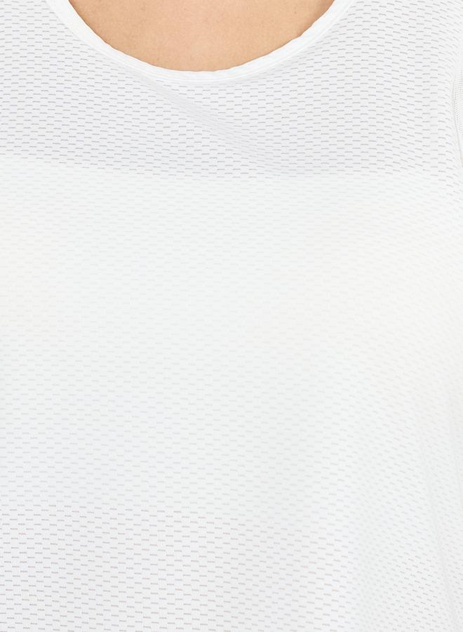 ستايلي اكتيف بلوزة رياضية بلا أكمام مع تفاصيل شبكية - Image 3