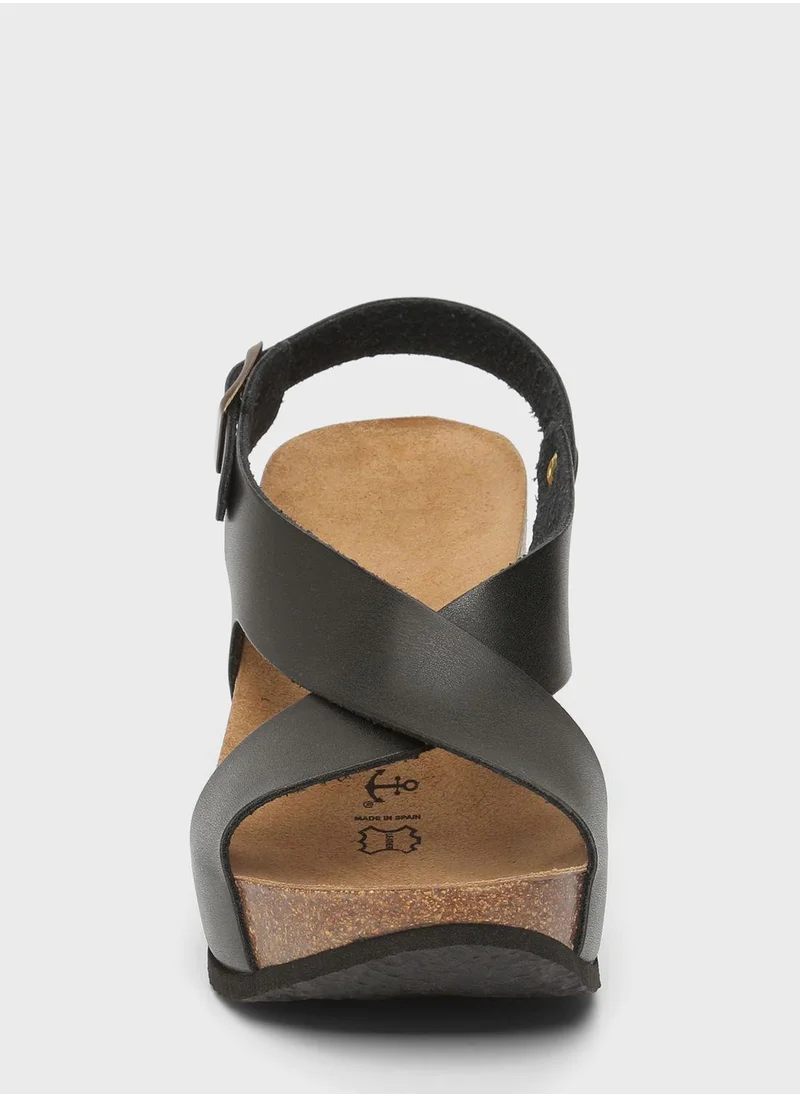بيتون Rea Strappy Mid Heel Wedges