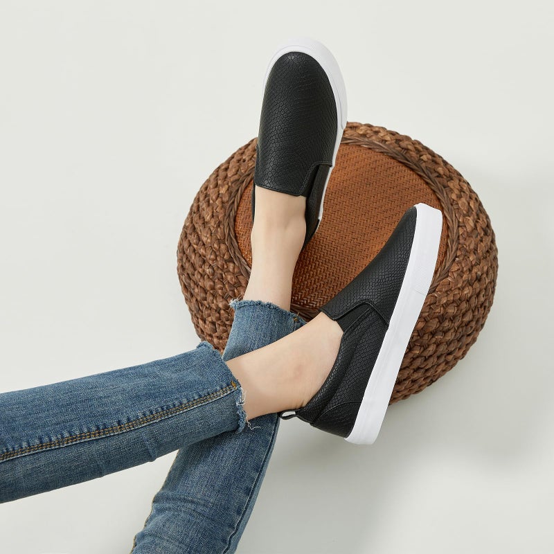 TUOPIN Womens Synthetic Leather Slip On Shoes,Padded Collar Slip on Sneakers for Women,Casual Loafers Walking Shoes(Black.US07) - Image 2