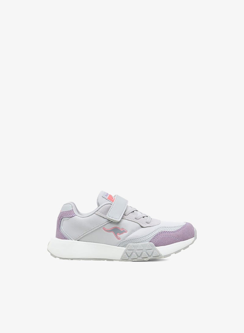 كانغاروس حذاء رياضي للبنات بشريط لاصق وتصميم ملون - Image 1