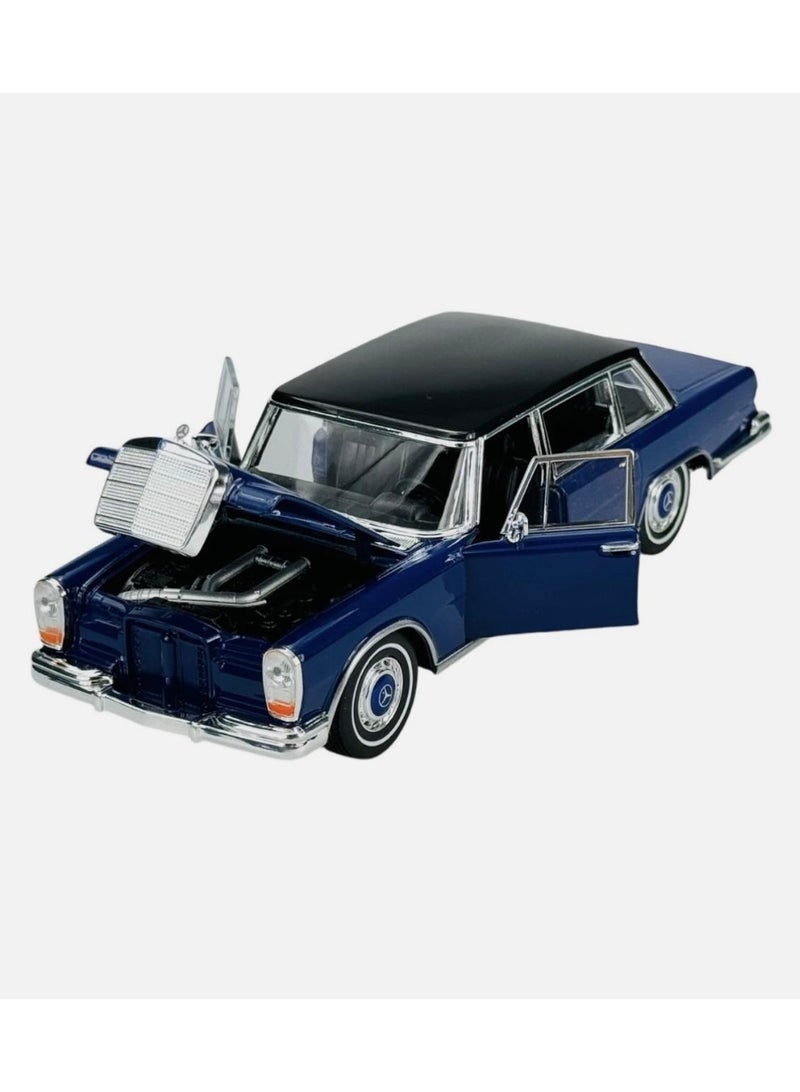 Welly 1:24 Scale Die-Cast Car -Mercedes-Benz 600 Classic Luxury Sedan Model -Blue with Black Roof - Image 4