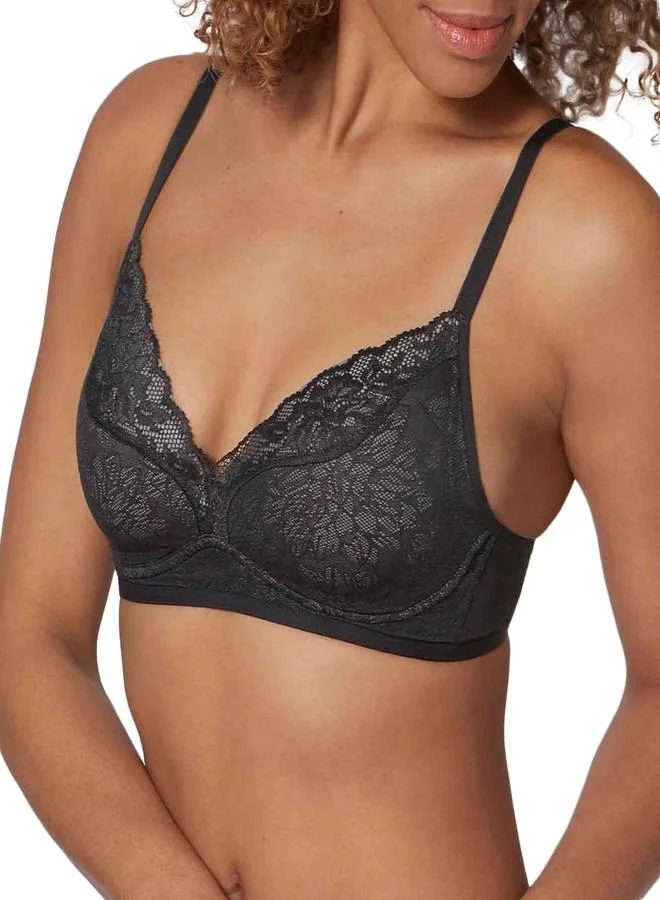 ترايامف Triumph International Women's Soft Cup Padded Non Wired Bra (110-597_Black_02)