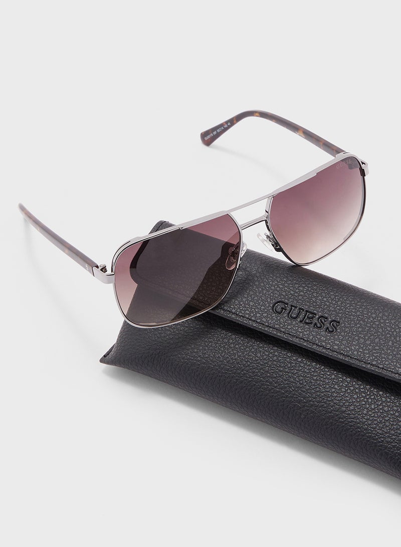 GUESS Uv Protected Oversized  Sunglasses - Image 5