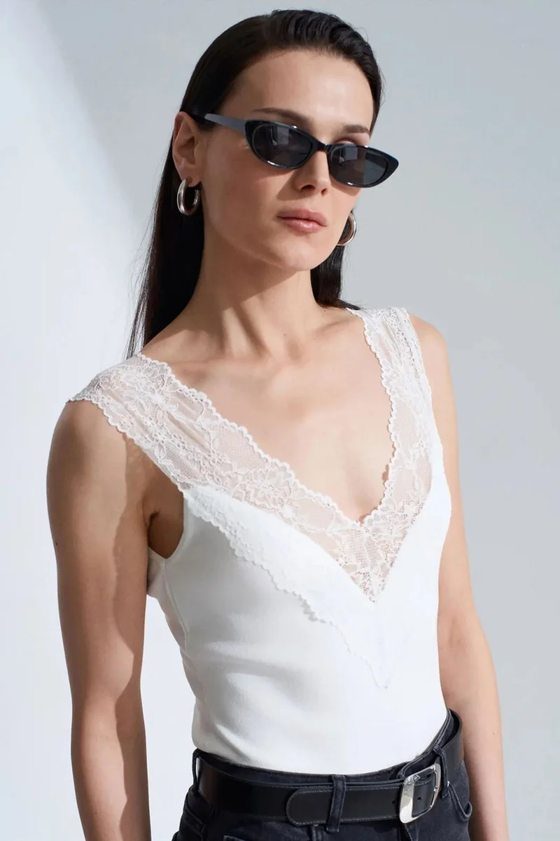 Dilvin White DILVIN Fitted Sleeveless Lace Blouse for Women | Best Price UAE