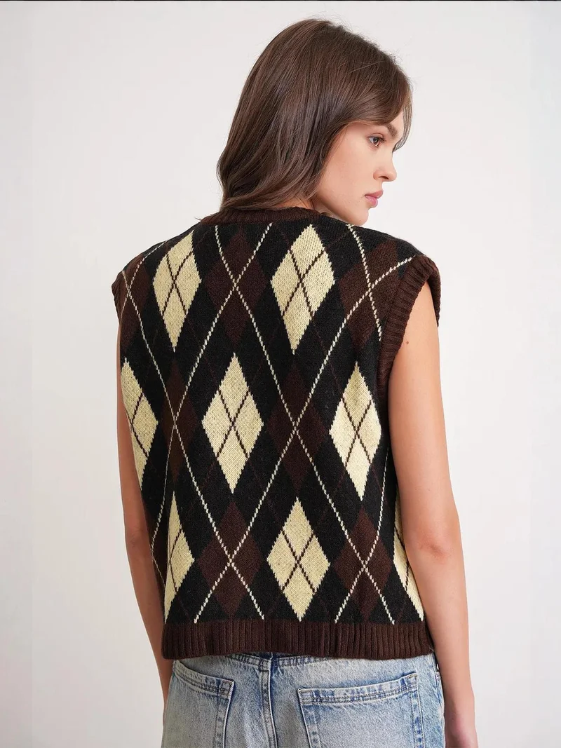 Mixray Coffee Brown Mixray V-Neck Knitwear Sweater Vest with Argyle Pattern for Women | Best Price UAE