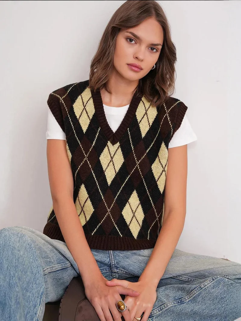 Mixray Coffee Brown Mixray V-Neck Knitwear Sweater Vest with Argyle Pattern for Women | Best Price UAE
