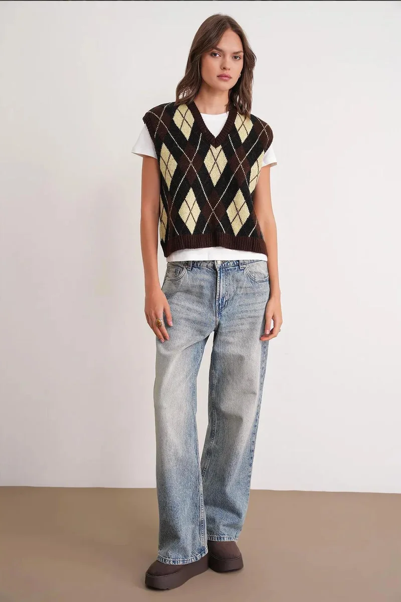 Mixray Mixray V-Neck Knitwear Sweater Vest with Argyle Pattern
