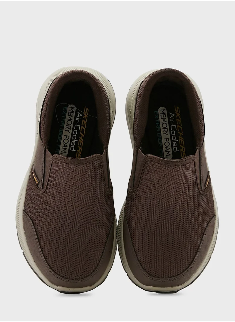 SKECHERS Equalizer 5.0