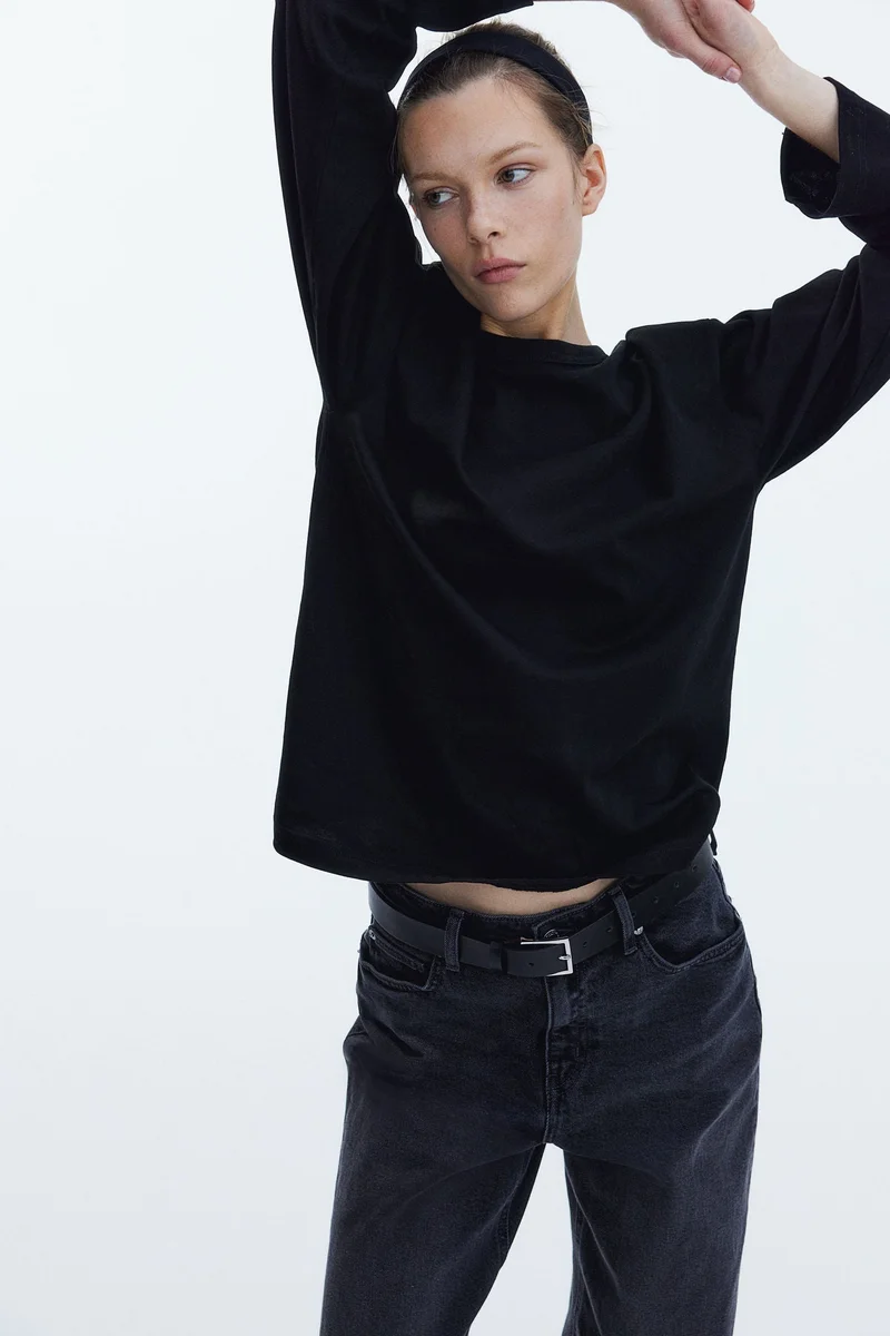 اتش اند ام بلوزة من قطن الجيرسيه