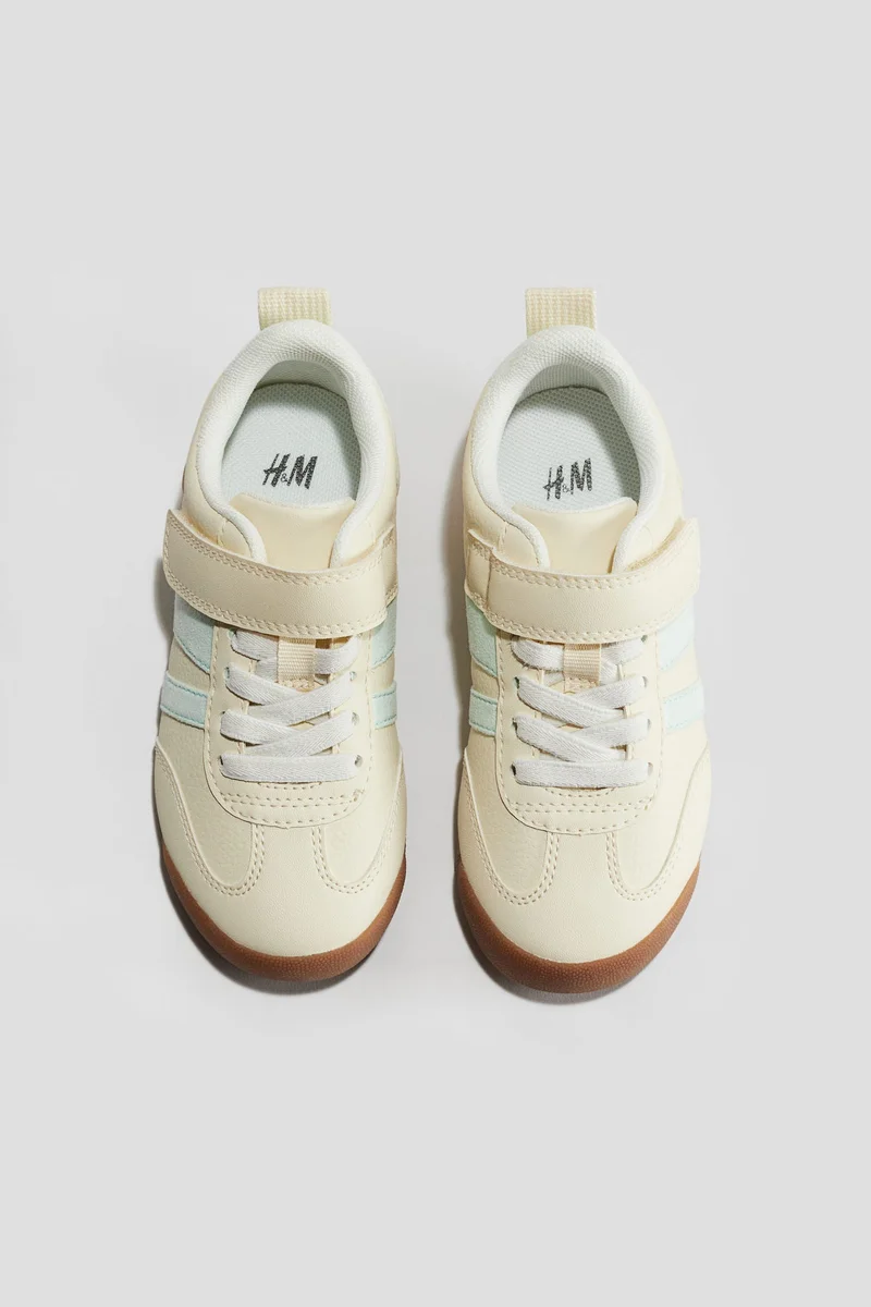 اتش اند ام حذاء رياضي