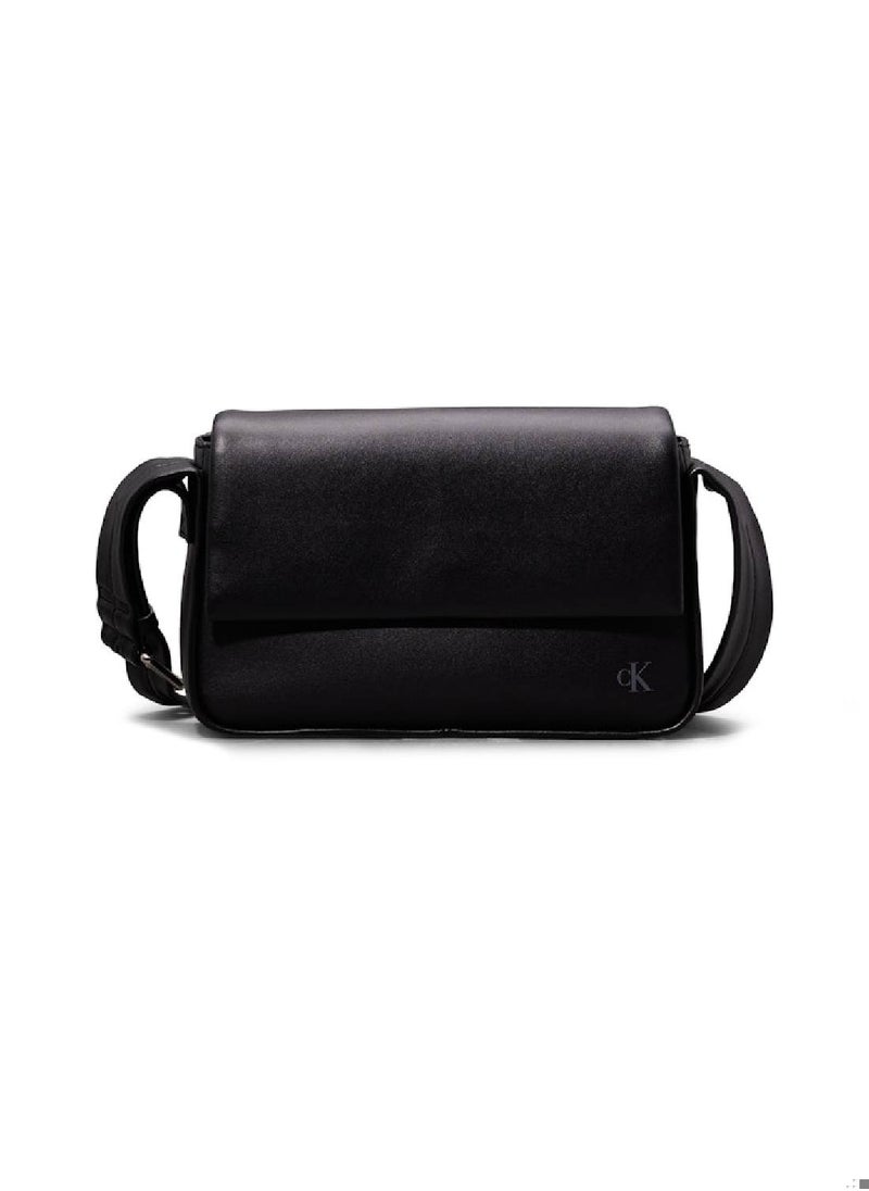 Calvin Klein Jeans Women's Block East-West Flap Shoulder Bag - Faux Leather, Black  - Image 1