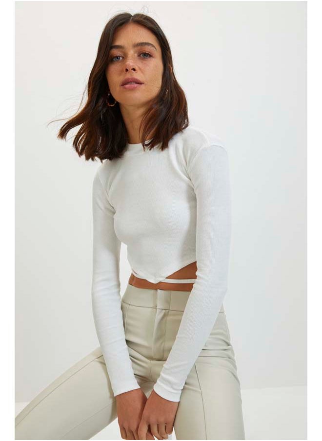 trendyol - Ecru Tie Detailed Fitted/Body-Sit Crew Neck Super Crop Flexible Knit Blouse TWOAW22BZ0943 - Image 1