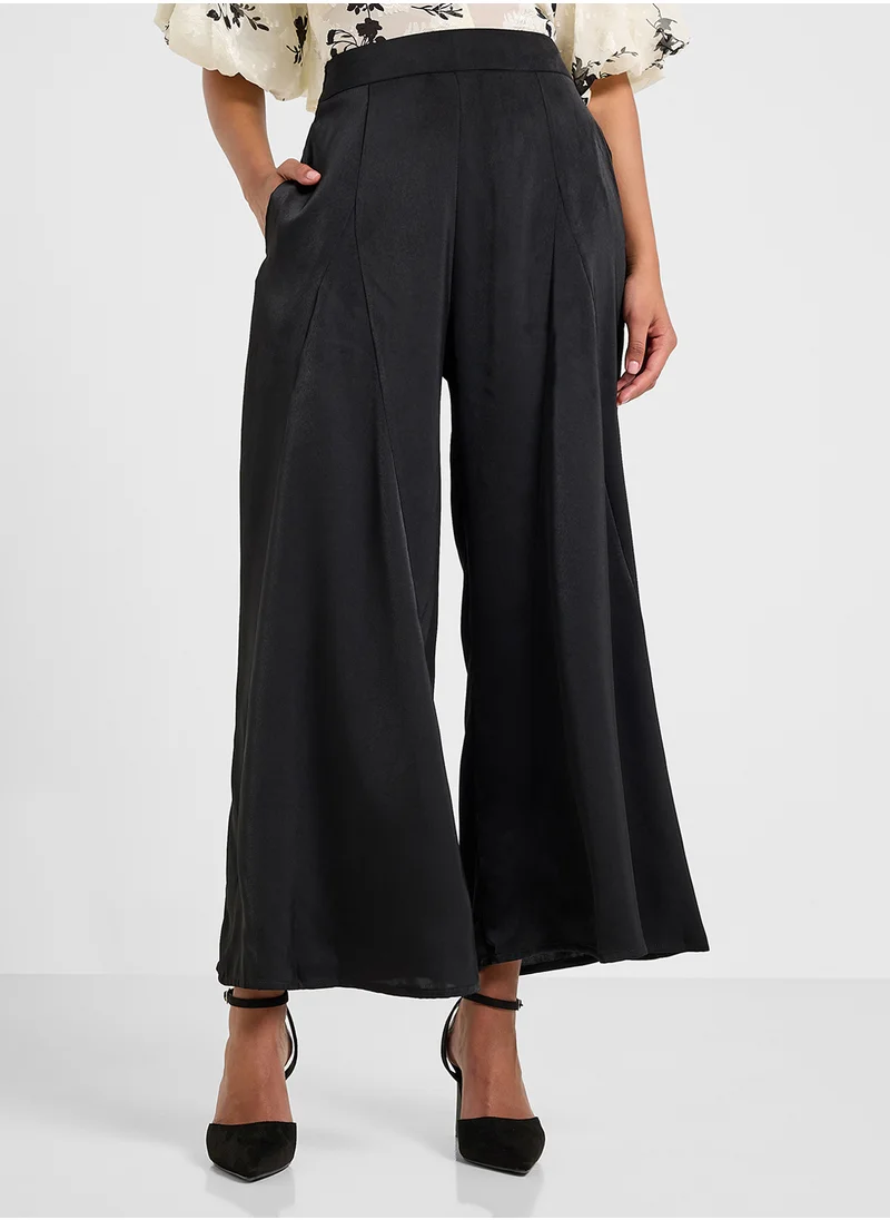 ايلا Wide Leg Pants