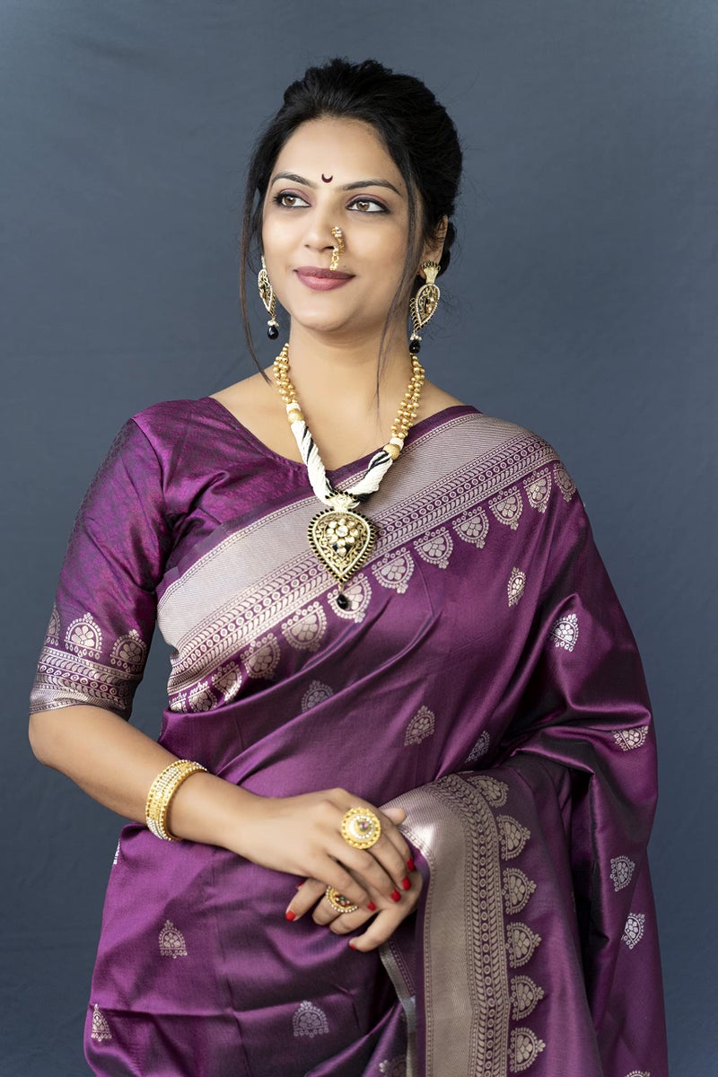 AMIRAT Women's Banarasi Silk Saree With Golden Zari Woven With Blouse Piece (Wine) - Image 3