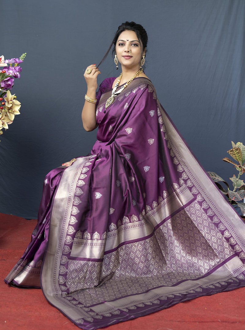 AMIRAT Women's Banarasi Silk Saree With Golden Zari Woven With Blouse Piece (Wine) - Image 4