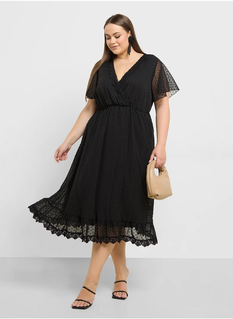 ايلا بلس Lace Trimmed Dress