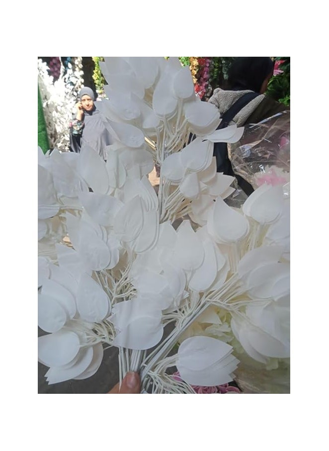 Generic Artificial plants that look natural, giving a natural beauty to the place. Suitable for homes, hotels, companies, cafes, schools and nurseries. 