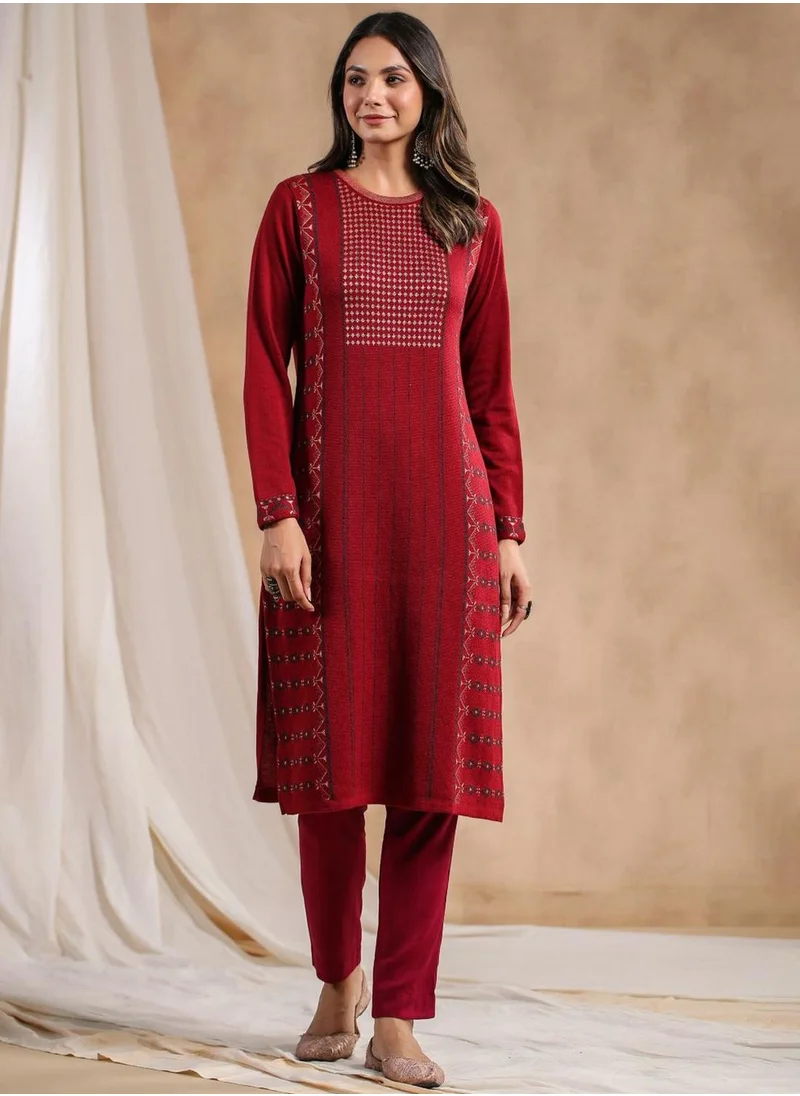 آي شين Women's Maroon Polyester Blend Embellished Tunic Straight Fit Kurta