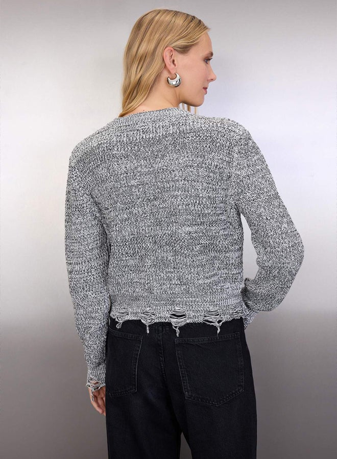 trendyol Gray Crop Gradient Knitwear Cardigan - Image 4