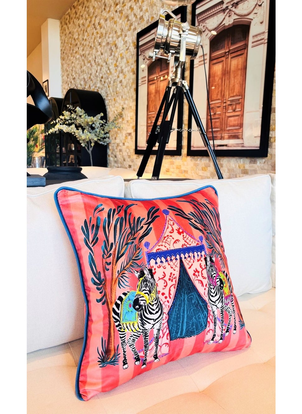 Ge Living - Velvet Cushion Cover - Image 1