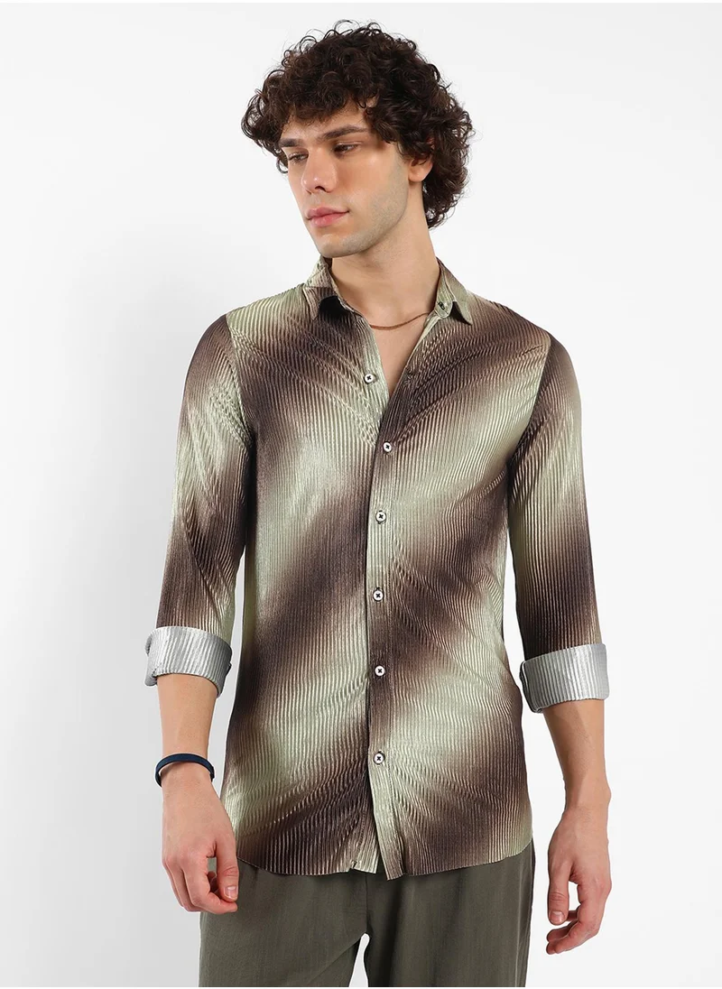 Campus Sutra Men's Chocolate Brown & Asparagus Green Ombre-Pleated Shirt