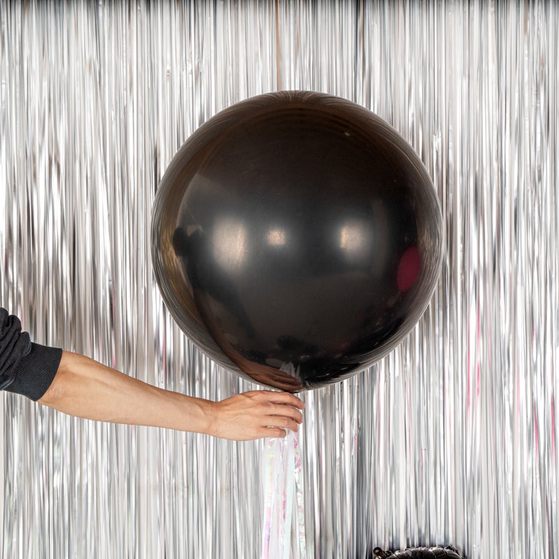 Restaurantware بالونات عملاقة بحجم 36 بوصة من رستورانت وير - 10 بالونات سميكة - لاتكس قوي، يمكن ملؤها بالهيليوم أو الهواء، بالونات سوداء دائرية عملاقة، زينة لجلسات التصوير، حفلات الزفاف، أو حفلات عيد الميلاد - Image 5