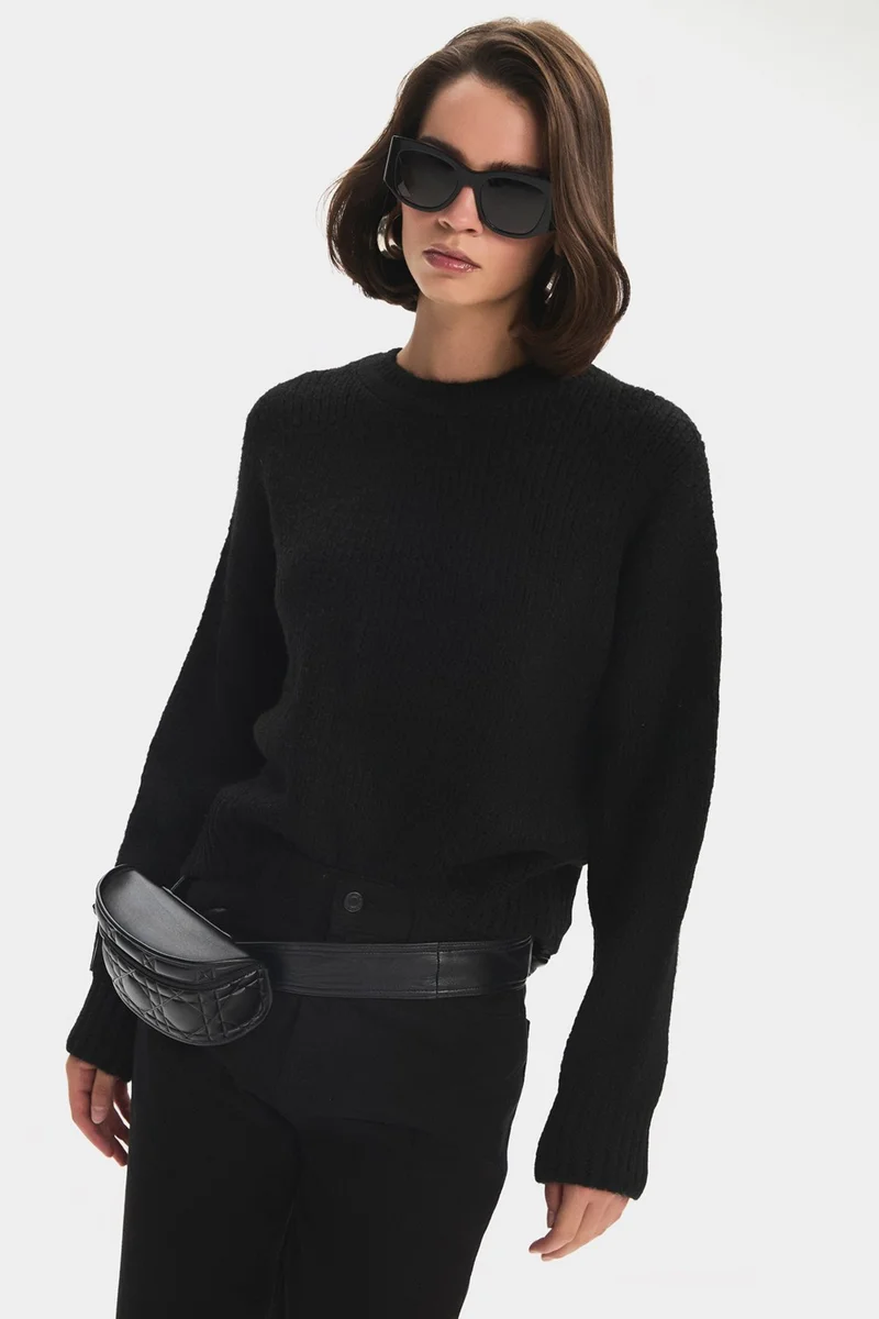 جون Women's Wide Pattern Soft Texture Basic Knitwear Sweater