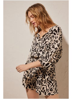 women'secret Short jumpsuit with b&w flowers  - Image 2