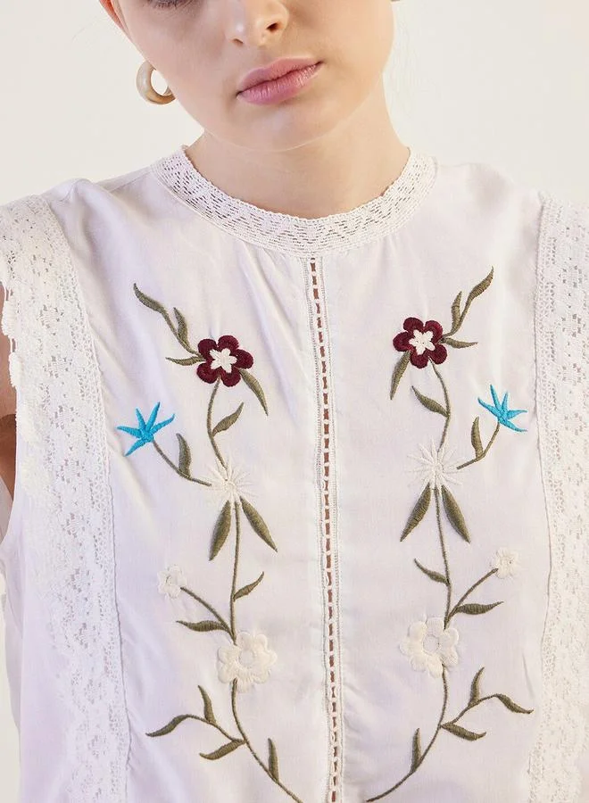 Freehand Women White Embroidered Crop Top