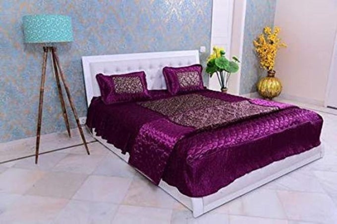 SATIN GOLD PRINTED 310 TC WEDDING BEDDING SET BEDSHEET WITH 2 PILLOW COVERS 1 AC COMFORTER FOR HOME LIVING ROOMSET OF 4PC JAAL PRINT FALSAPURPLE