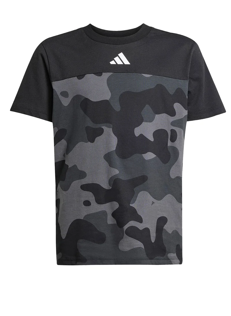 adidas تيشيرت أساسي موسمي مموه للشباب
