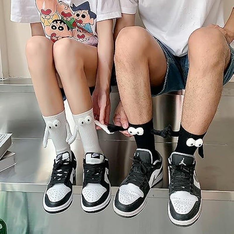 Magnetic Holding Hands Socks Funny Couple Tube Socks Friendship Gift for Men Women - Image 4