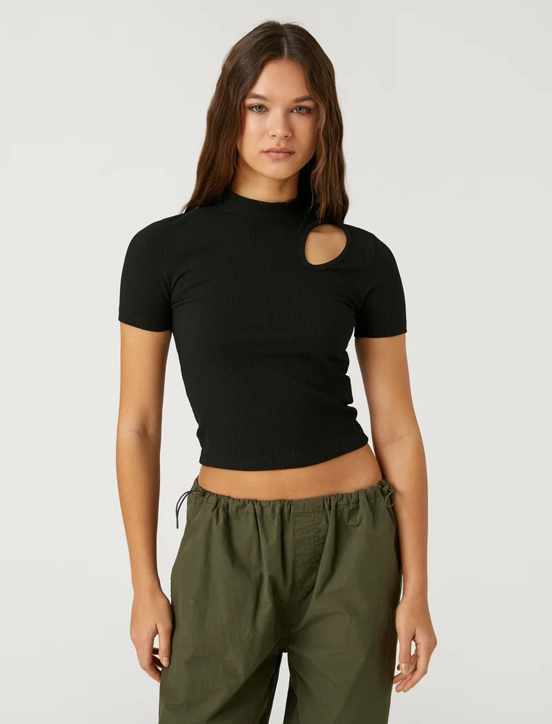 كوتون Crop T-Shirt with Window Detail High Collar Short Sleeve