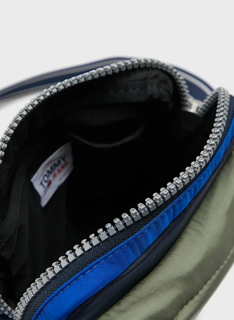 TOMMY HILFIGER Narrow Strap Messenger Bag