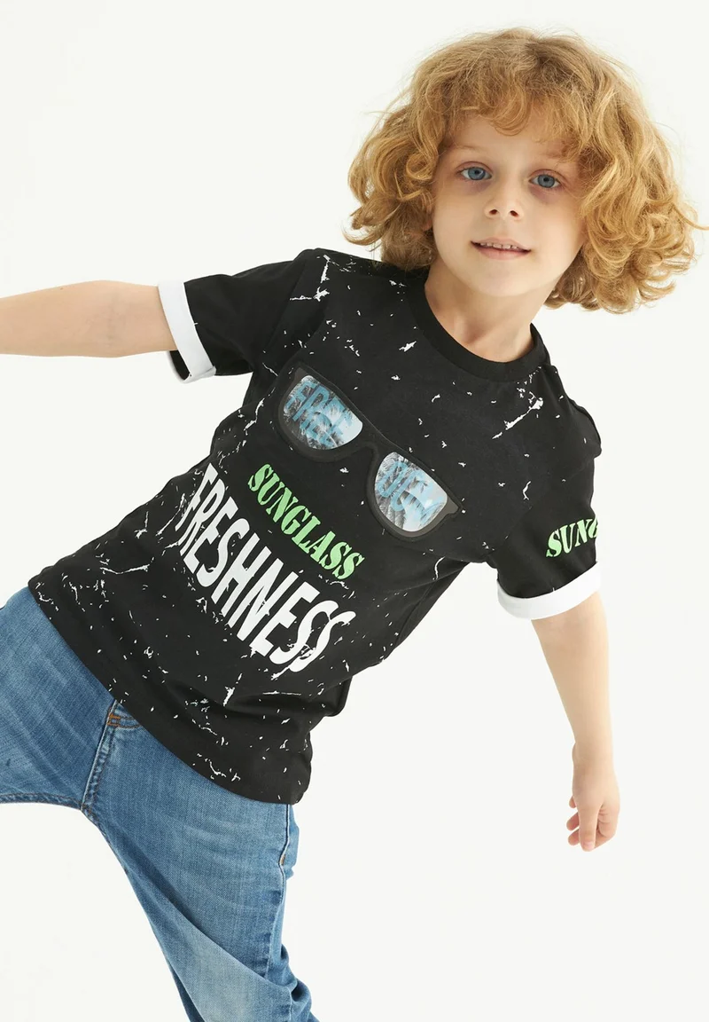 Zepkids Boy Sunglass Freshness Printed T-shirt 3-7 Years Old