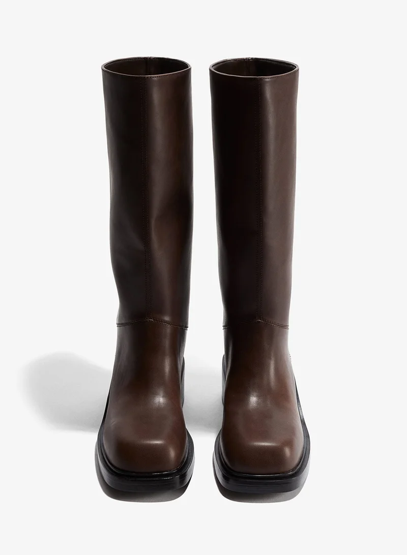 اتش اند ام بووت بكعب عريض