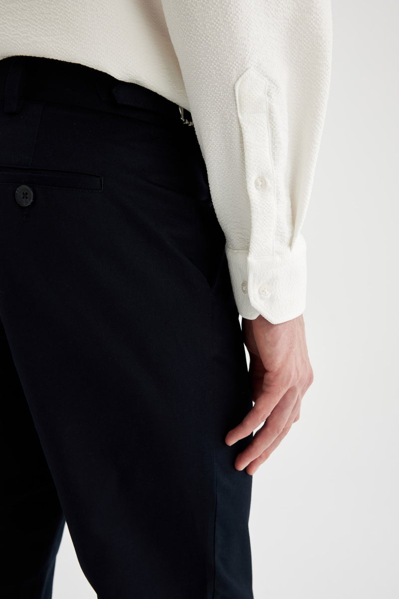 ديفاكتو بنطلون تويل برجل ضيق بحافة مطوية - Image 4