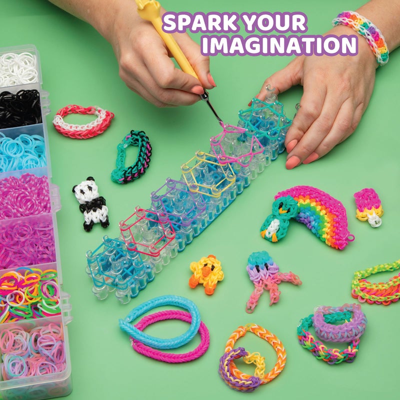 Rainbow Loom طقم ميغا كومبو من راينبو لوم®، يحتوي على أكثر من 7000 رباط مطاطي ملون، وتعليمات لصنع سوارين خطوة بخطوة، وحقيبة تنظيم، هدية رائعة للأطفال 7+ لتعزيز المهارات الحركية الدقيقة (قد يختلف التعبئة) - Image 3