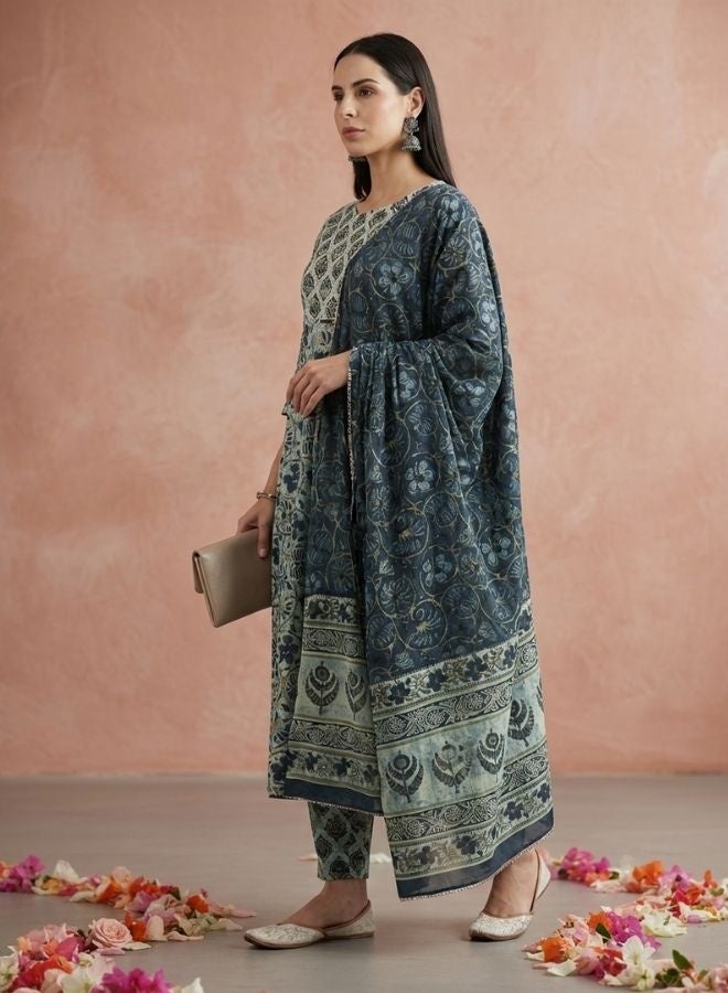 Yuris Women Blue Floral Printed Pure Cotton Kurta with Trousers  Dupatta - Image 3
