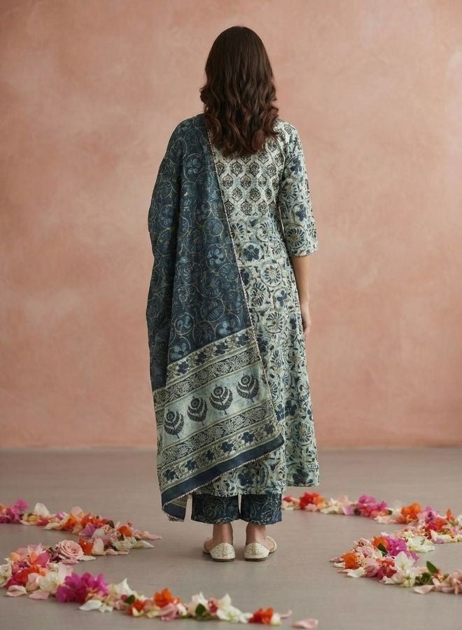 Yuris Women Blue Floral Printed Pure Cotton Kurta with Trousers  Dupatta - Image 5