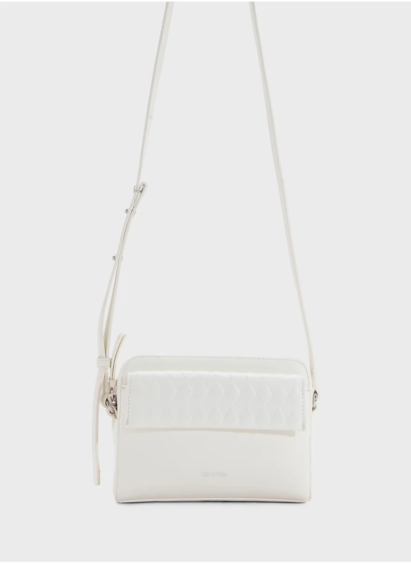 كالفن كلاين MINI QUILT CAMERA BAG