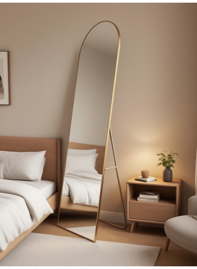 ايست من نون مرآة كبيرة قائمة بذاتها مصنوعة من سبائك الألومنيوم ومقوسة بطول كامل، مرآة خلع الملابس معلقة على الحائط مع حامل لغرفة النوم أو غرفة المعيشة أو خزانة الملابس، مقاس 155×45 سم - Image 1