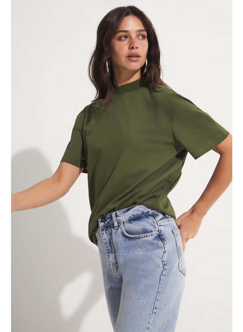 JUNE Basic Ribbed Collar T-Shirt - Image 1