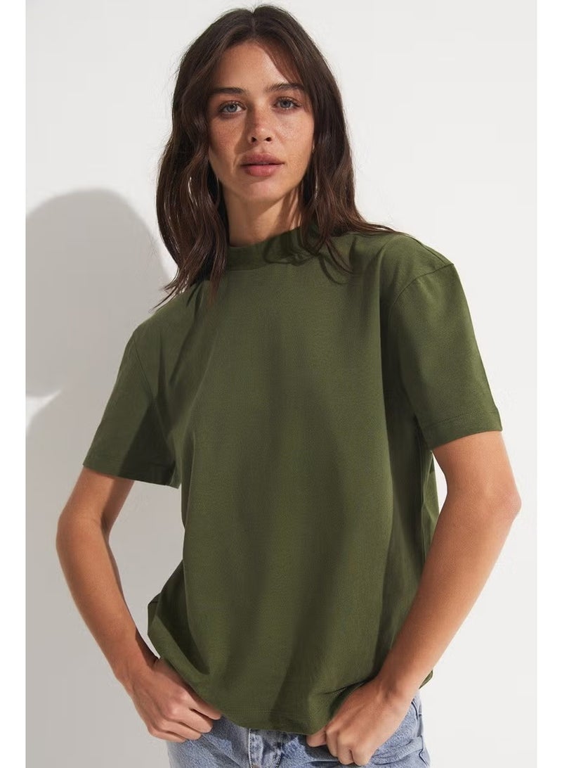 JUNE Basic Ribbed Collar T-Shirt - Image 2