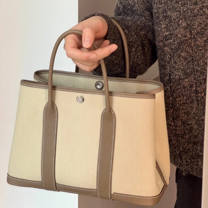 Top Layer Cowhide Stitching Canvas Garden Bag Large Capacity Commuter Shoulder Crossbody Portable Bucket Bag Fashion - Image 3