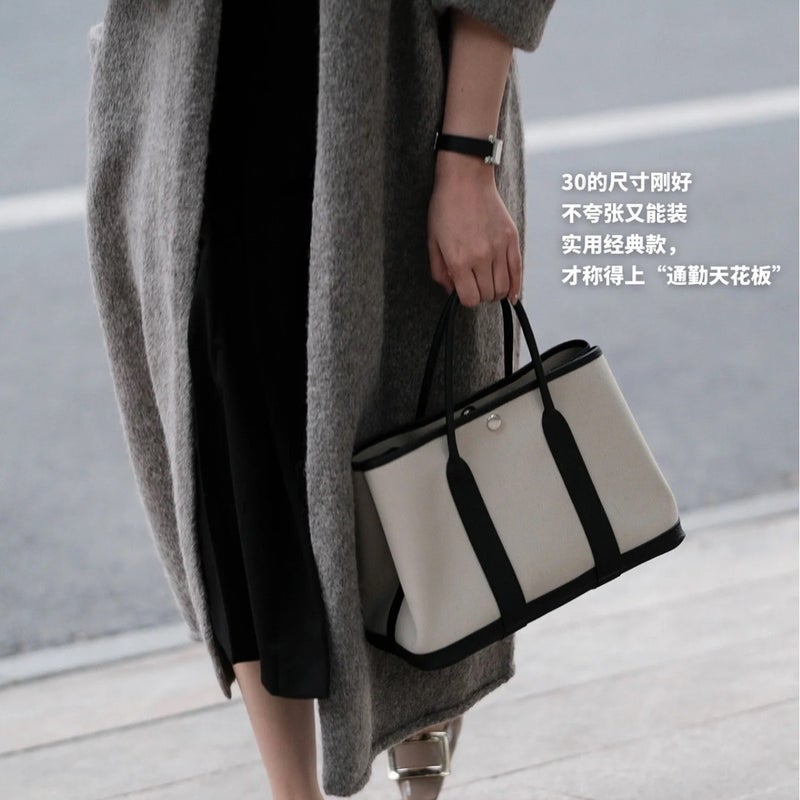 Top Layer Cowhide Stitching Canvas Garden Bag Large Capacity Commuter Shoulder Crossbody Portable Bucket Bag Fashion - Image 4