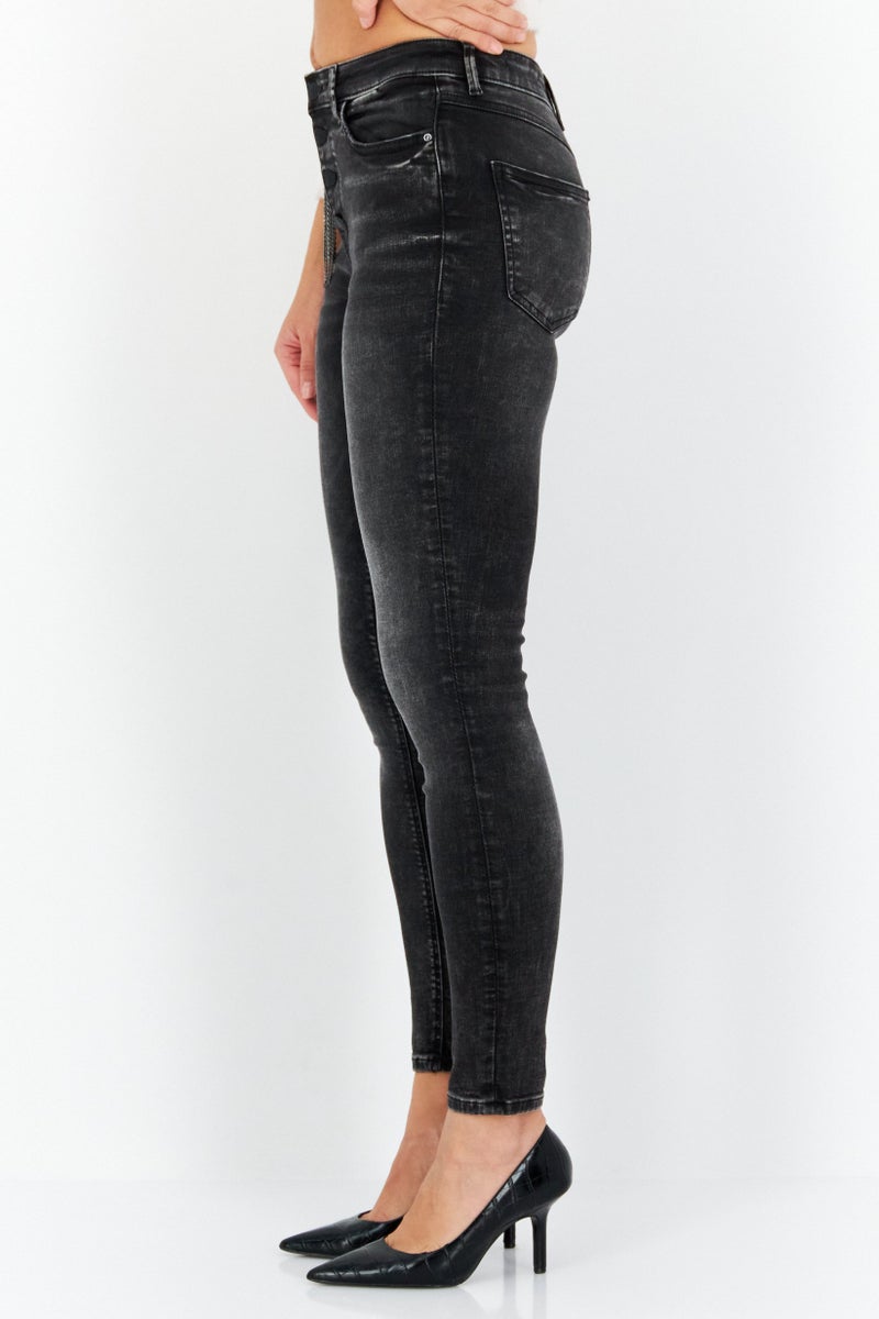 GUESS Women Skinny Fit Stretchable Denim Jeans, Black - Image 3