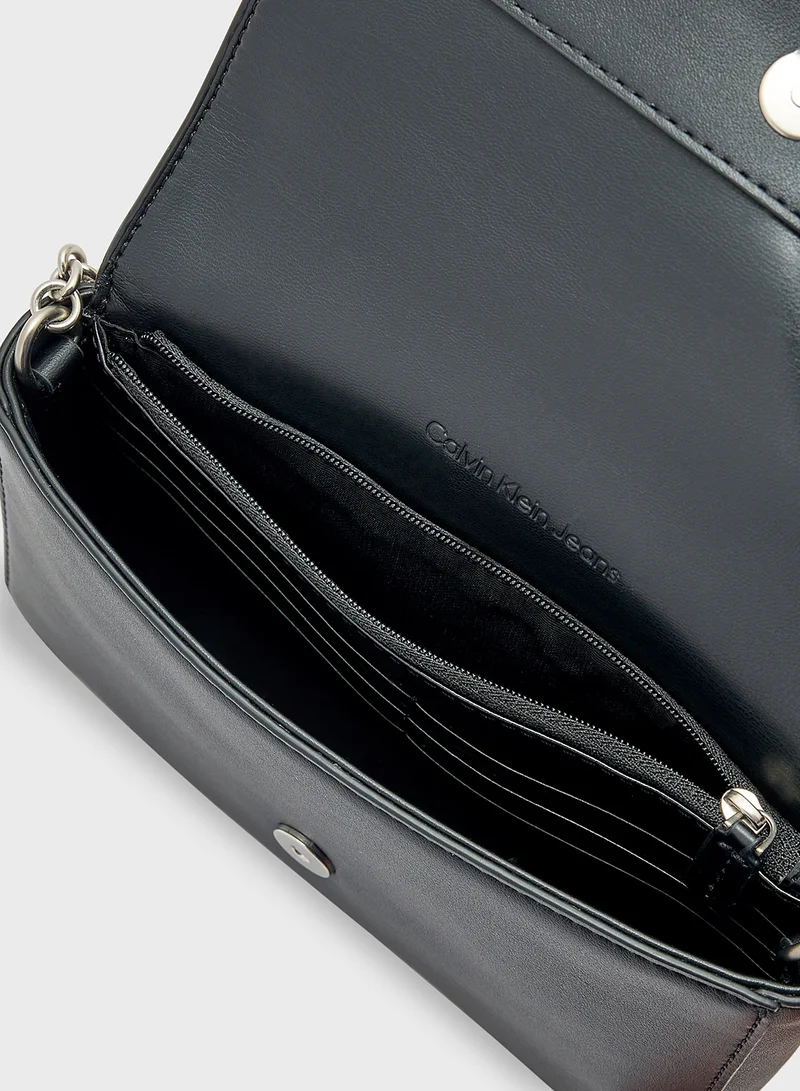 كالفن كلاين جينز Sculpted Ew Flap Phone Crossbody