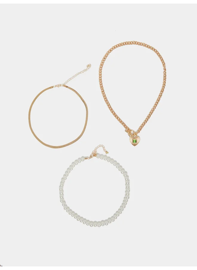 ستايلي Styli Layered Pearl and Chain Necklace Set